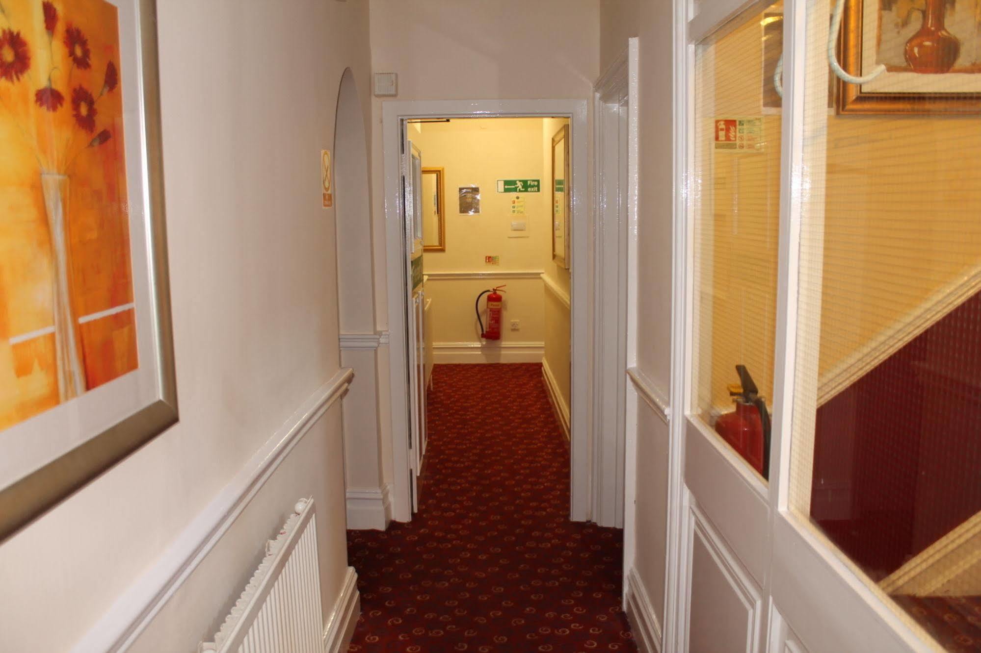 Bed and breakfast The Menai And Bar
